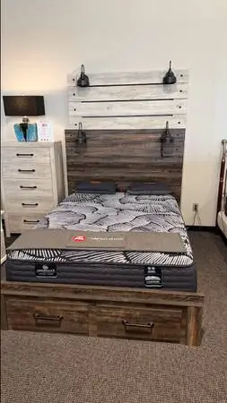 Serta SleeperX Excelled Plush Queen - Clearance Floor Model