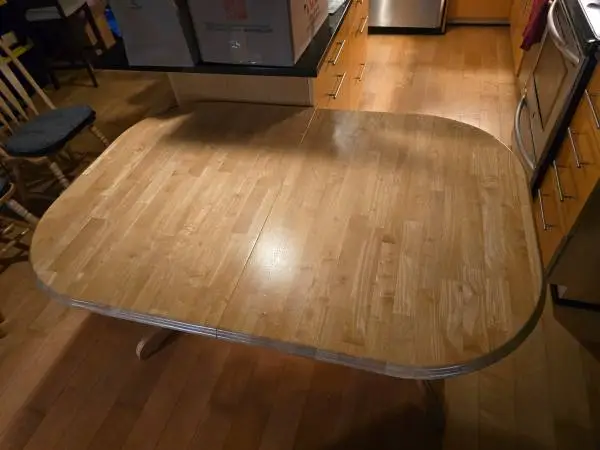 Extendable Dining Table w/ 6 chairs