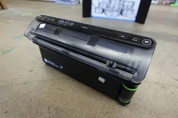 FoodSaver Elite All-in-One Liquid Vacuum Sealer System *Missing Bags*
