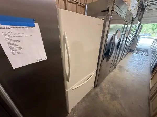 36W White KitchenAid Refrigerator 19.9 CuFt Model # KBRA20ELBT01 Used
