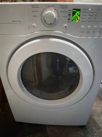 Dryer Electric ⚡️ 240 volt. see-through door seven ,cycle selections