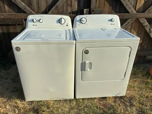 Amana by Whirlpool washer and Electric Dryer 220V in Good Working Condition