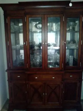 Classic Buffet and Hutch – 2 pieces