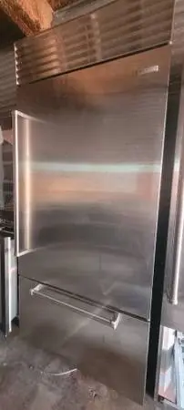 Subzero 36 ss bottom mount built in refrigerator