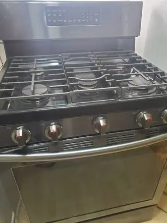 gas stove in great working condition
