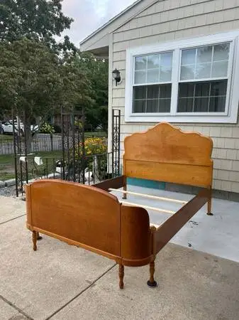 VINTAGE DOUBLE BED FRAME