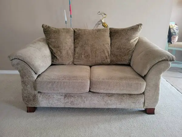 Like NEW Sofa!