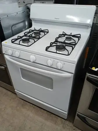 ★Hotpoint white 4-burner gas stove