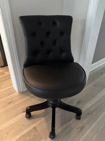 New Arden Lane Black Tufted Office Chair