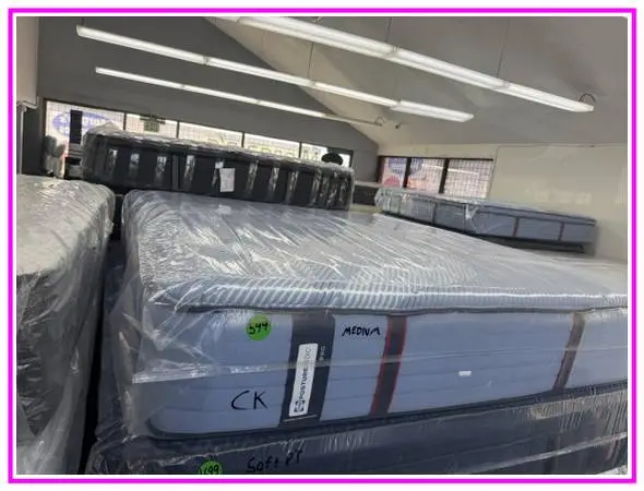 CALIFORNIA KING SIZE SEALY POSTUREPEDIC PRO MATTRESS & BOXES BED