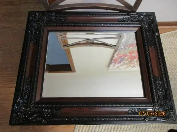 Decorative Wall Mirror 23 X 19