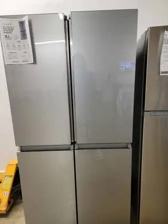 Café 36 in Wide 28.3 Cu Ft 4 Door French Door Smart Refrigerator with Dual Disp