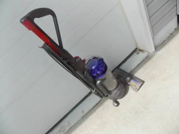 Dyson UP13 Upright Vacuum Cleaner Great Suction needs 40.00 Power Head