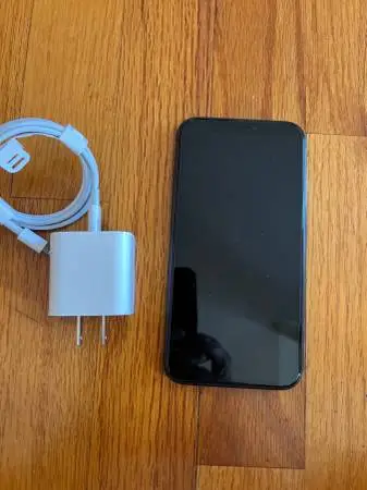 Apple iPhone 11 64gb Black unlocked worked all