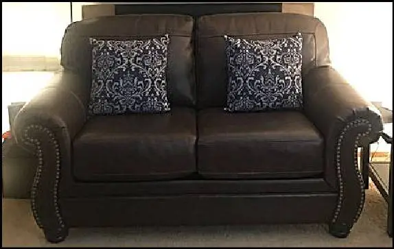 Leather Loveseat, 2 Chairs & Ottoman