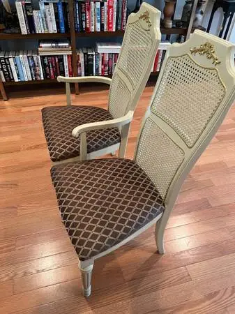 Captains Chair and (4) Side Chairs 5 total