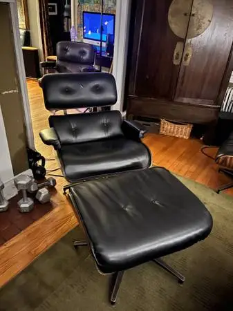 Eames(ish) chair w ottoman