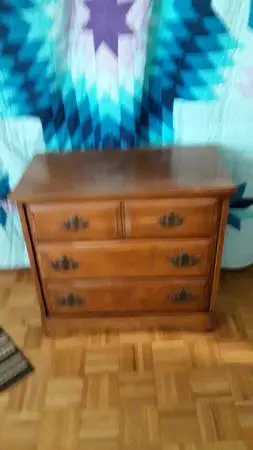 OAK CHEST