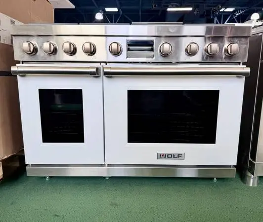 WOLF* 48′′ Dual Fuel Range – 6 Burners and Infrared Griddle White – NG