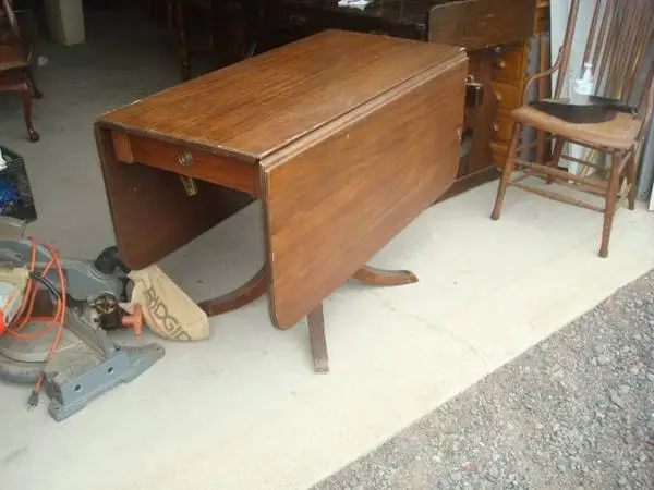 dropleaf table,