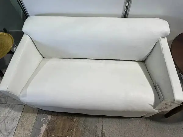 Modern White Office Loveseat – $350 📦 Florida