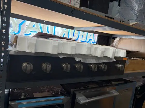 NEW MATTE BLACK RANGETOP INTEGRATED GRIDDLE