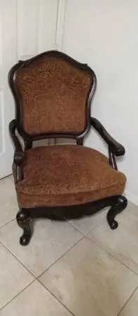 Accent chair