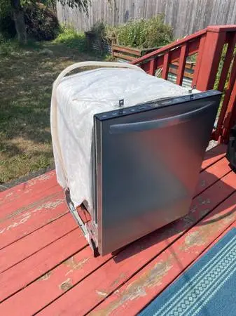 Frigidaire 24in builtin dishwasher