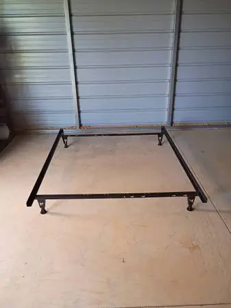 Queen / Full/ Twin size Metal adjustable bed frame