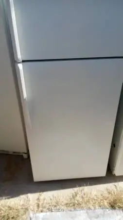 Whirlpool 18 cubic foot refrigerator $200.00