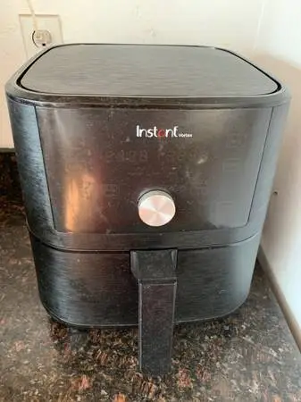 Like New Instant Pot Air Fryer