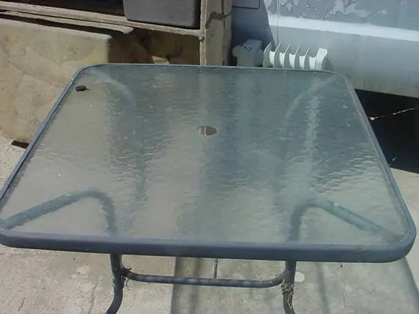 patio table  round or square
