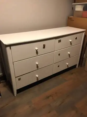 6 Drawer Dresser - Could use some minor repair