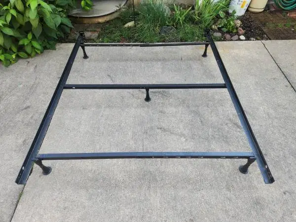 Queen/full/twin metal bed frame (Madison-West)