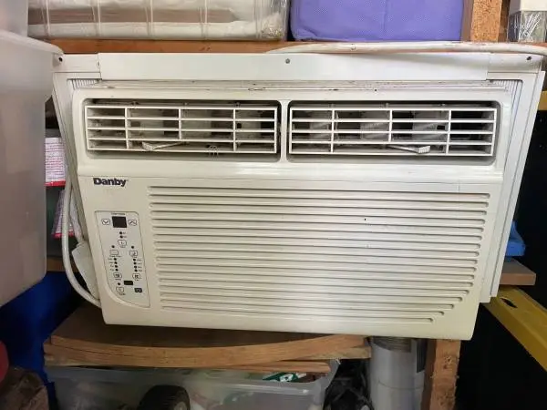 Window air conditioner