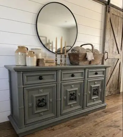 Vintage Thomasville buffet / credenza / TV stand - delivery available