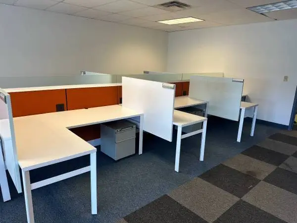 5 x 6 x 48H Cubicles / Stations by Knoll w/ Glass