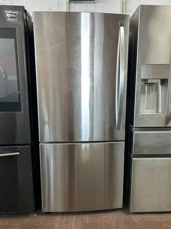 Bottom Freezer Refrigerator Kenmore in Stainless Steel