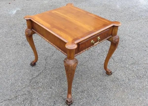 • High-End Table -- Vintage HENREDON