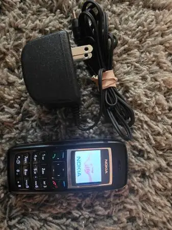 Nokia 1600 Classic Bar Phone Black Silver 2G Single SIM Compact Screen