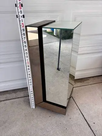 Mirrored side table plant stand pedestal vase flower pot stand 1980s mcm style.