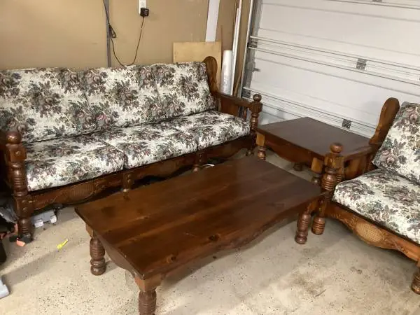 LR couches