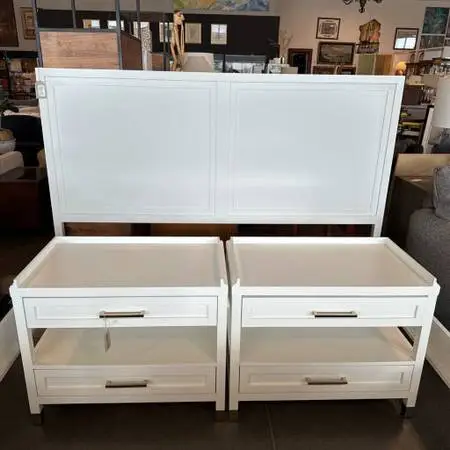 Bassett Tidewater King Bed & Nightstands- 79X85X56H- AS IS