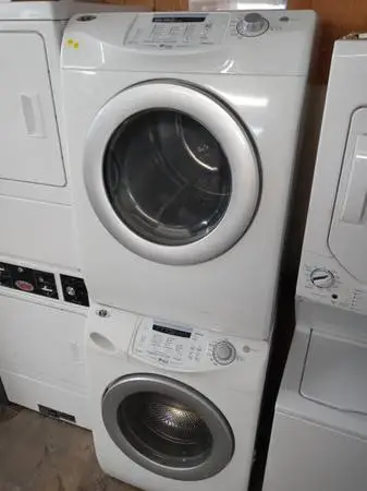★Maytag Neptune stackable front load washer and dryer set