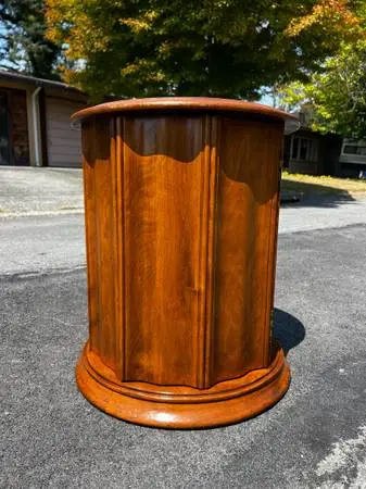 Unique Mid-Century Modern Walnut Scalloped End Table with Storage. $95 obo