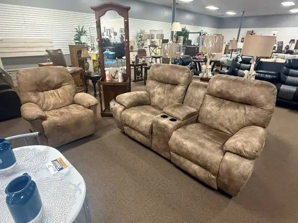 ELECTRIC ROCKING LOVESEAT AND RECLINER!!!!!