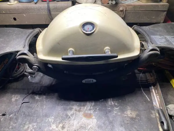 Weber Q1200 BBQ