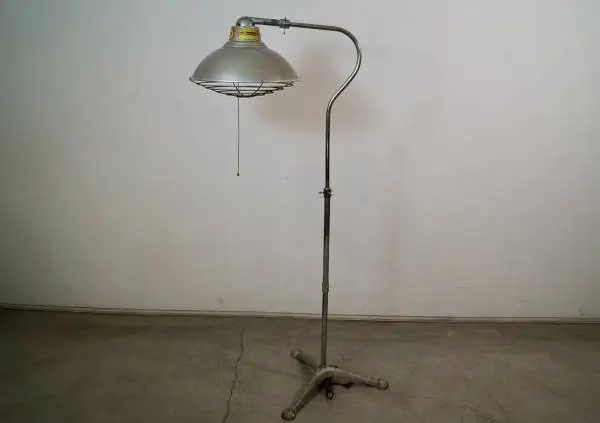 1930s Industrial Era Adjustable Height Floor Lamp