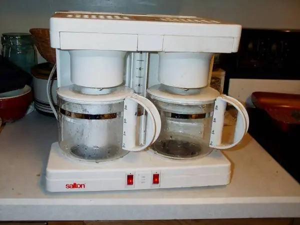 COFFEE MAKER 2 Carafe Pot Regular De-Caf Salton SPLIT DECISION DS-16