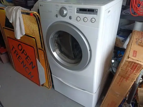 Lg electric dryer with all the bells and whistles take a look selling it cheap